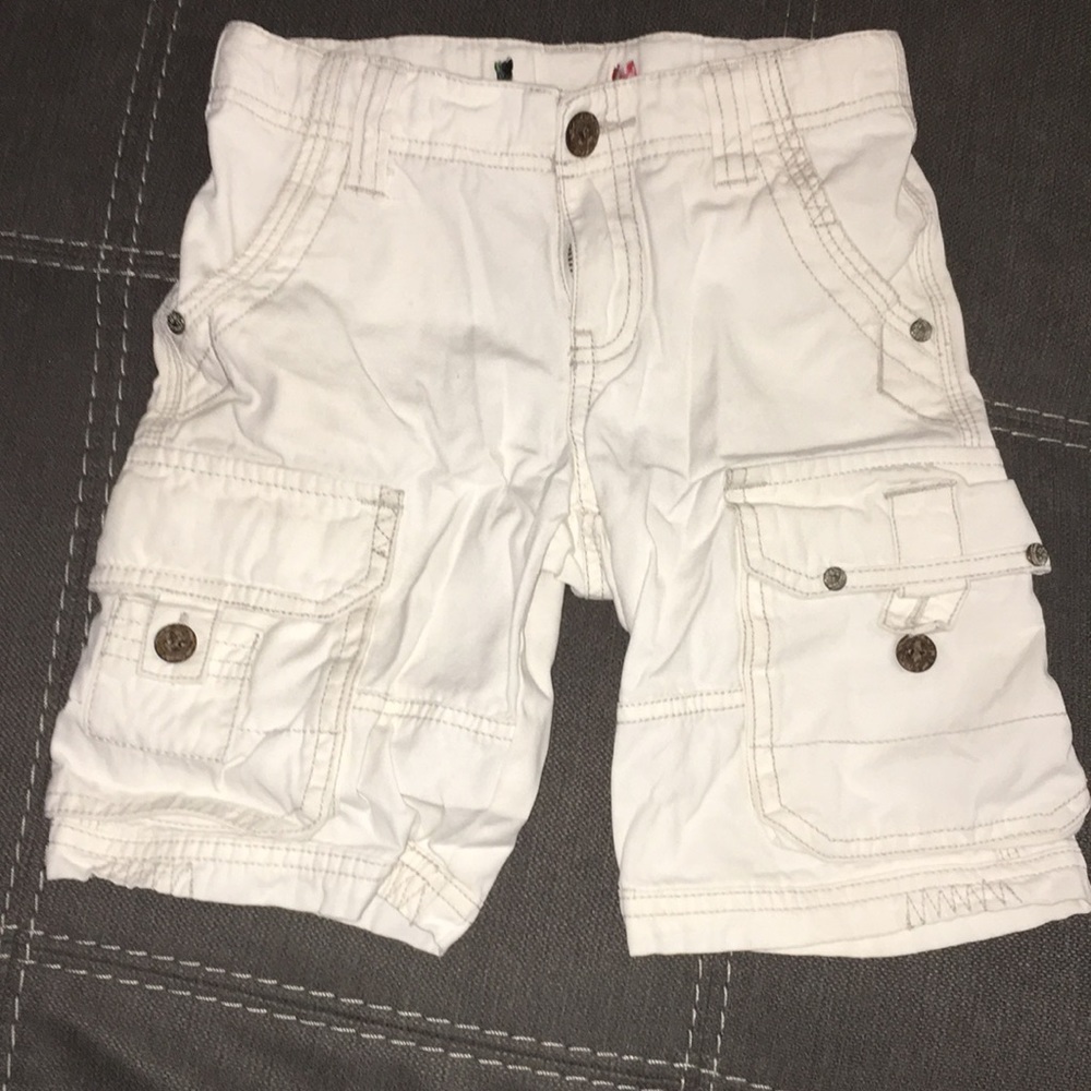 Size 5 light kaki colored cargo shorts